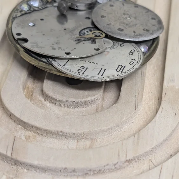 ARTIST Steampunk Pin Watch Parts Brooch Signed Leslie Mones - Picture 10 of 12